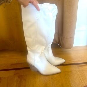 Steve Madden Cowgirl boots 🤍👢